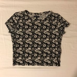 Flower crop tee